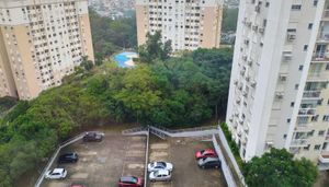 Image 19 - 931678