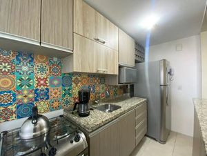 Image 6 - 931678
