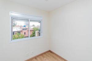 Image 19 - 931680
