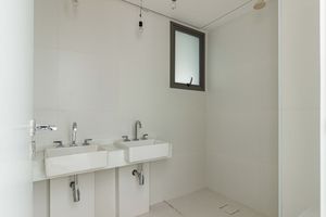 Image 35 - 931703