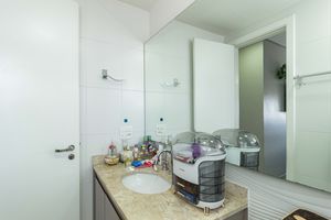Image 16 - 931714