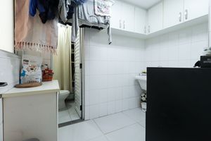 Image 2 - 931720