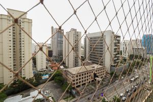 Image 12 - 931720