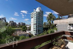 Image 7 - 931765