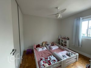 Image 10 - 931768