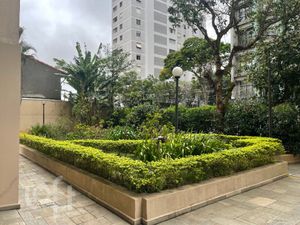Image 17 - 931768