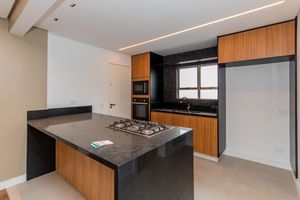 Image 10 - 931791