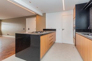 Image 7 - 931791