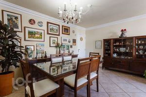 Image 1 - 931800