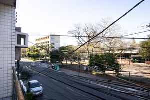 Image 14 - 931805