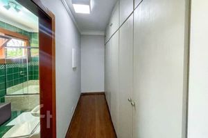 Image 38 - 931810