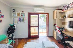 Image 37 - 931810