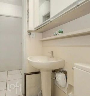 Image 19 - 931811