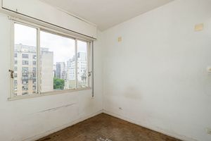 Image 1 - 931857
