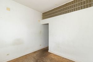 Image 4 - 931857