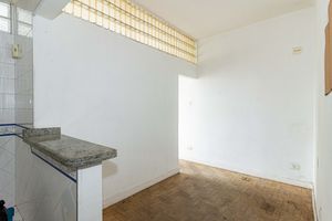 Image 6 - 931857