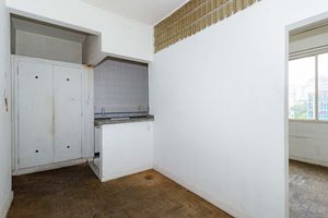 Image 8 - 931857
