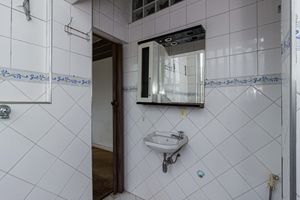 Image 9 - 931857
