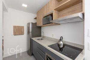 Image 7 - 931858