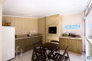 Image 9 - 931887