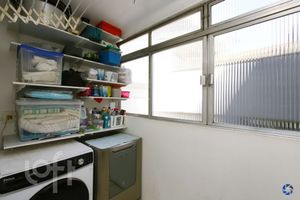 Image 38 - 931887