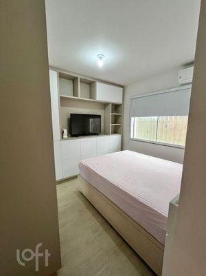 Image 18 - 931906