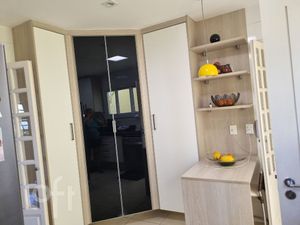 Image 15 - 931910