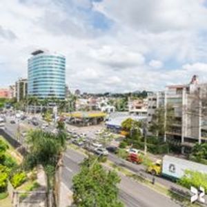 Image 17 - 931913