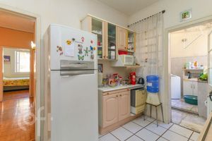 Image 7 - 931924
