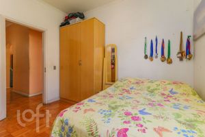 Image 22 - 931924