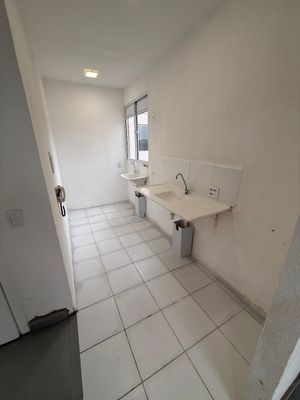 Image 2 - 931927