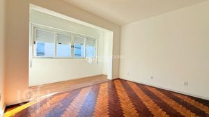 Image 14 - 931943