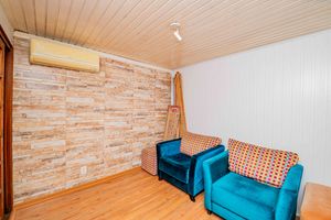 Image 3 - 931950