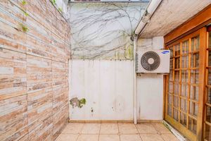 Image 7 - 931950