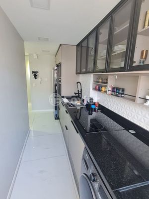 Image 3 - 931985