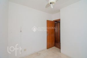 Image 9 - 931986