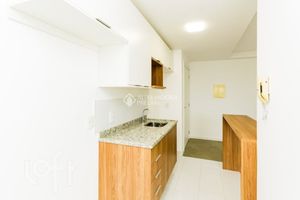 Image 3 - 931994