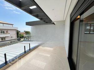 Image 39 - 932001