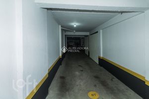 Image 9 - 932094