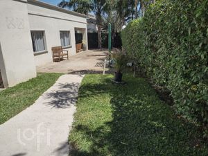 Image 27 - 932100