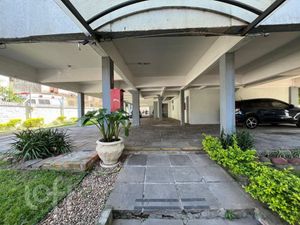 Image 29 - 932125