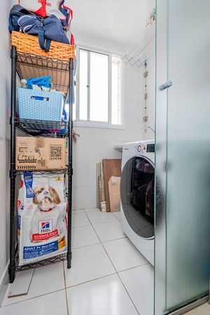 Image 9 - 932133