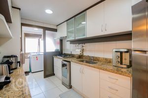 Image 8 - 932137