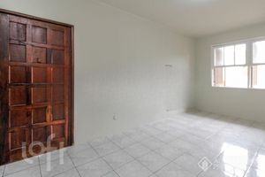 Image 1 - 932141
