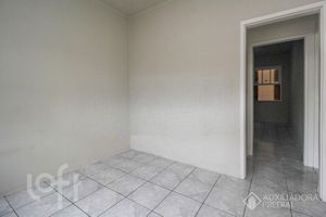 Image 5 - 932141