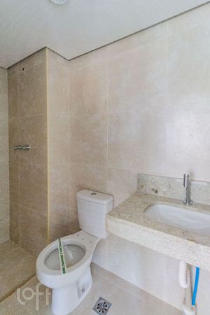 Image 7 - 932212