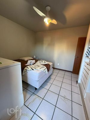 Image 30 - 932257