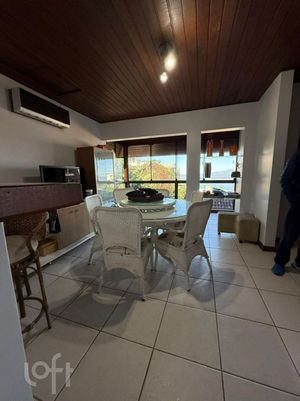 Image 24 - 932257