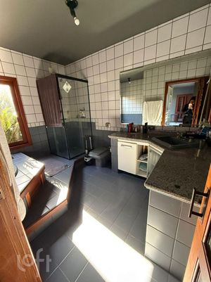 Image 18 - 932257