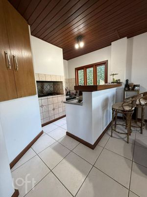 Image 29 - 932257